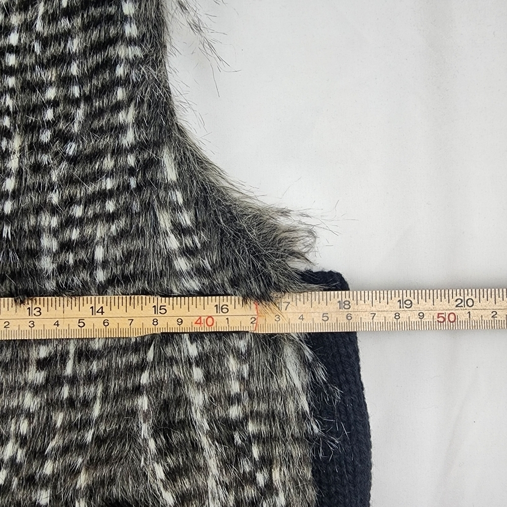 Mud Pie Chic Black White And Gray Faux Fur Vest with Belt Size Large - Picture 10 of 10